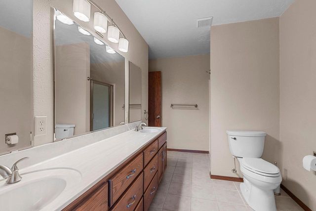 516 E EAGLE TERRACE, Green Bay, WI 54313