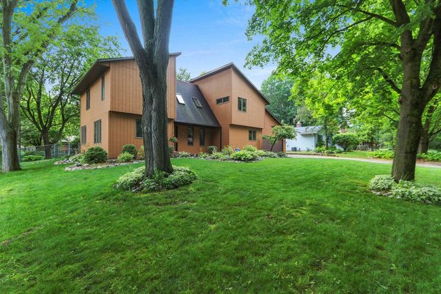 516 E EAGLE TERRACE, Green Bay, WI 54313