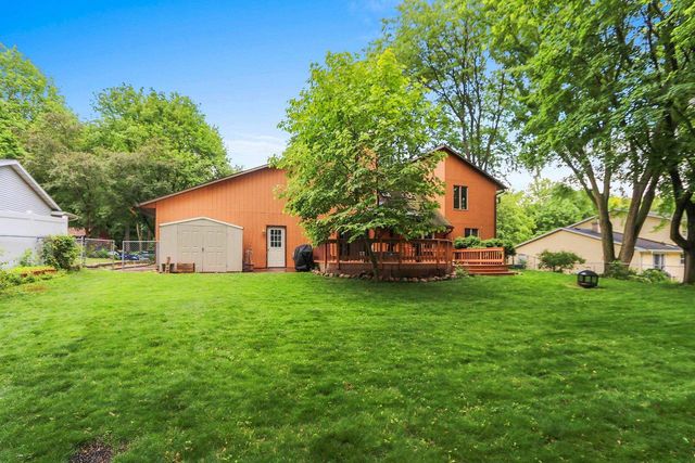 516 E EAGLE TERRACE, Green Bay, WI 54313