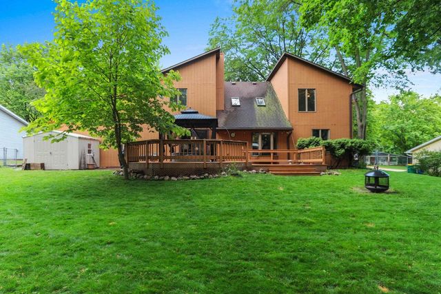 516 E EAGLE TERRACE, Green Bay, WI 54313
