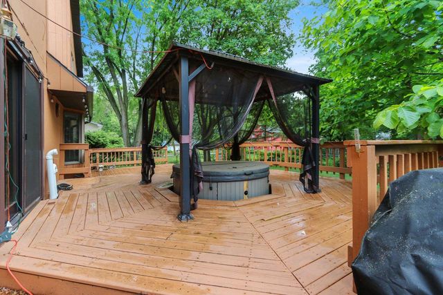 516 E EAGLE TERRACE, Green Bay, WI 54313