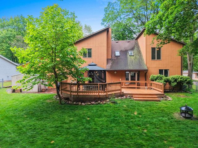 516 E EAGLE TERRACE, Green Bay, WI 54313