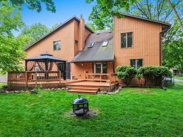 516 E EAGLE TERRACE, Green Bay, WI 54313