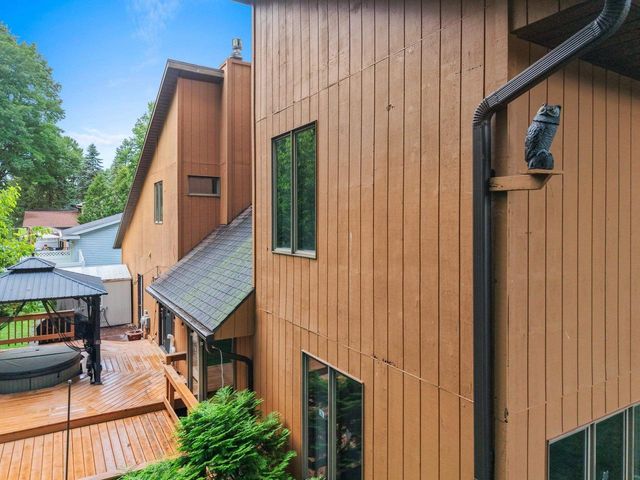 516 E EAGLE TERRACE, Green Bay, WI 54313