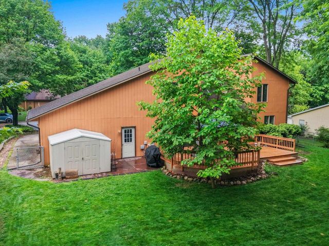 516 E EAGLE TERRACE, Green Bay, WI 54313