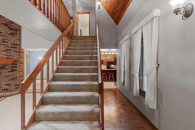 516 E EAGLE TERRACE, Green Bay, WI 54313