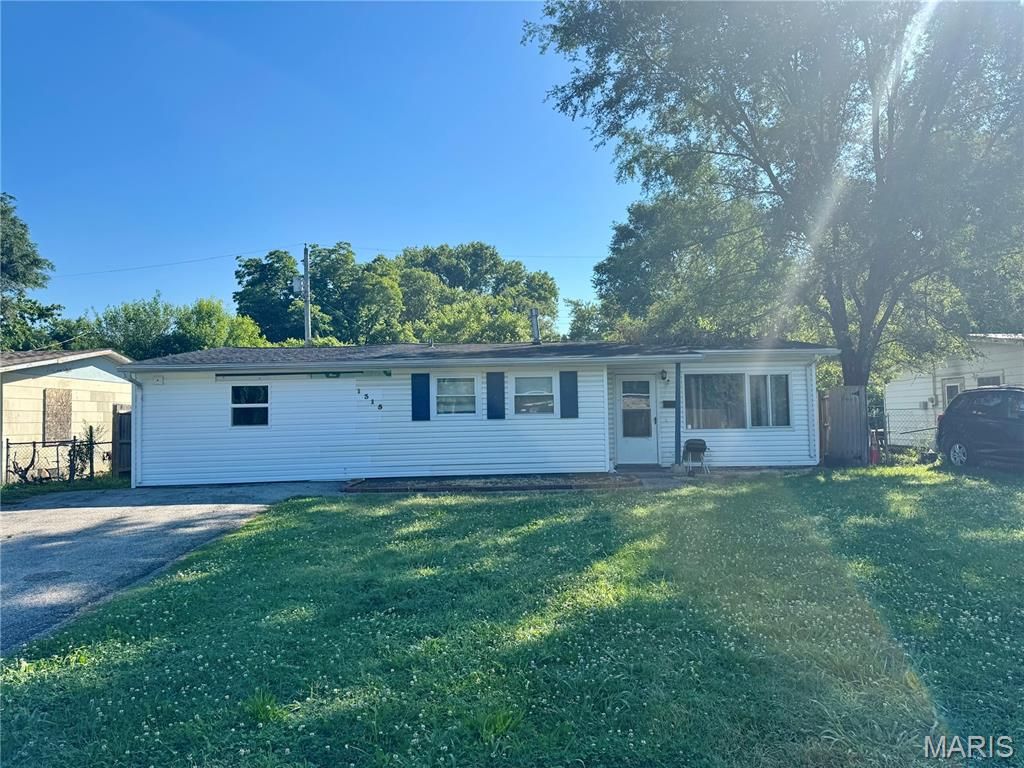 1315 Saint Stephens Drive, Cahokia, IL 62206