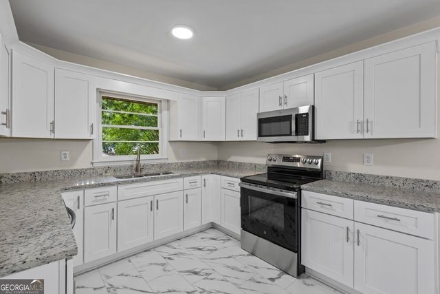 1124 Ponderosa Park Drive, Forest Park, GA 30297