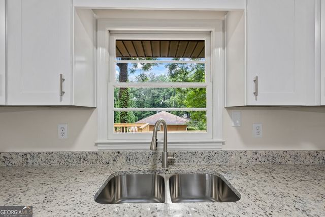 1124 Ponderosa Park Drive, Forest Park, GA 30297