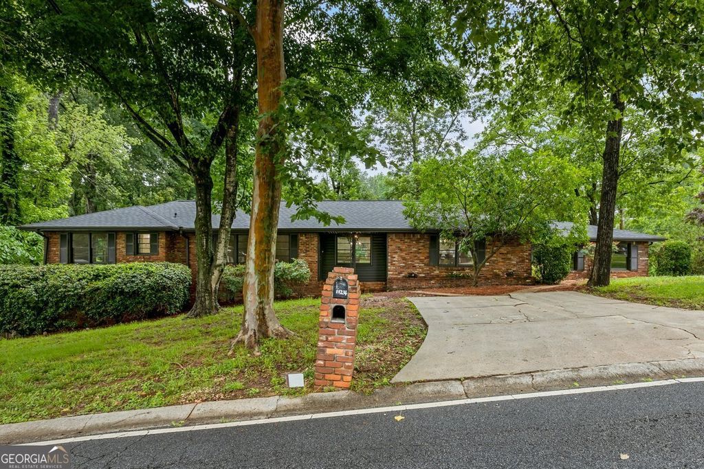 1124 Ponderosa Park Drive, Forest Park, GA 30297
