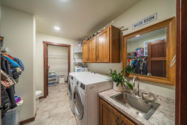 2033 Long Lake Road, Detroit Lakes, MN 56501