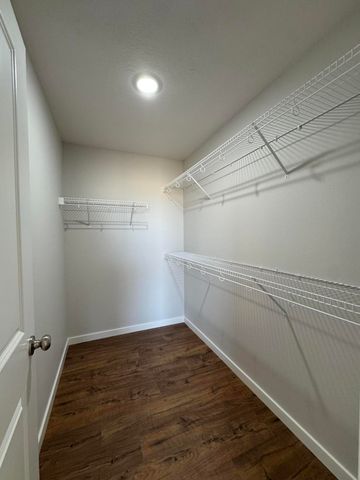 355 Division Street, Sparta, MO 65753