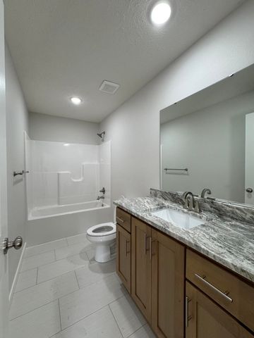 355 Division Street, Sparta, MO 65753