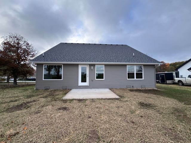 355 Division Street, Sparta, MO 65753