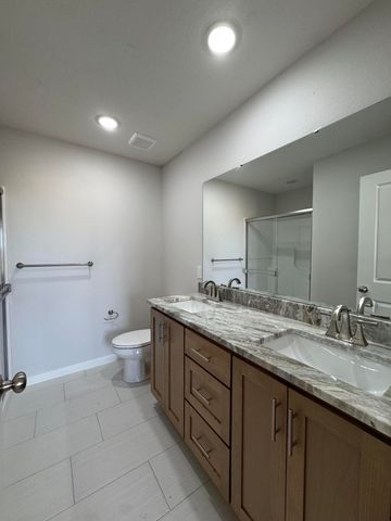 355 Division Street, Sparta, MO 65753