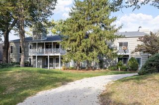 1420 Stonebridge Trail 1-3, Wheaton, IL 60189