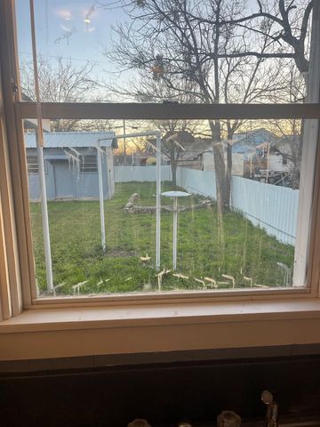 707 N 9th Street, Ballinger, TX 76821