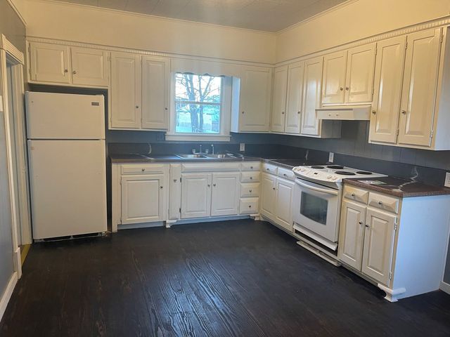 707 N 9th Street, Ballinger, TX 76821