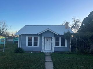 707 N 9th Street, Ballinger, TX 76821