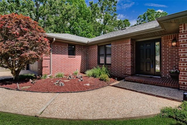 1 May Lane, Bella Vista, AR 72715