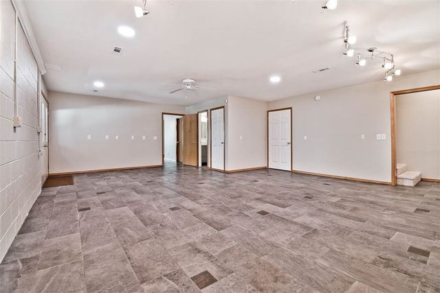 1 May Lane, Bella Vista, AR 72715