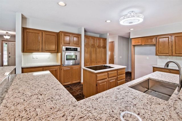 1 May Lane, Bella Vista, AR 72715