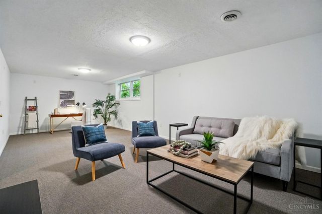 5463 Hanover Circle, Cincinnati, OH 45230