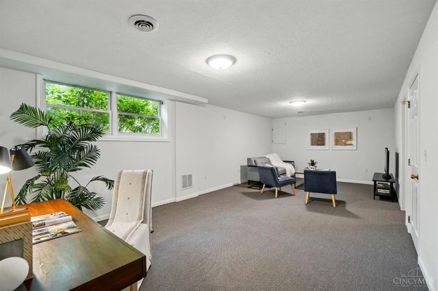 5463 Hanover Circle, Cincinnati, OH 45230