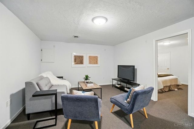 5463 Hanover Circle, Cincinnati, OH 45230