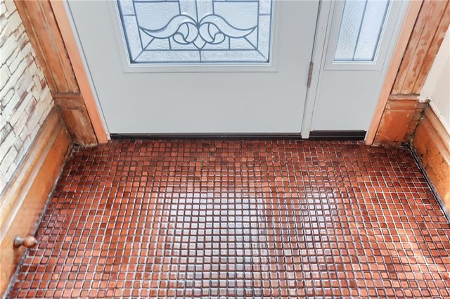 19 S 6th St, Duquesne, PA 15110