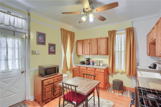 19 S 6th St, Duquesne, PA 15110