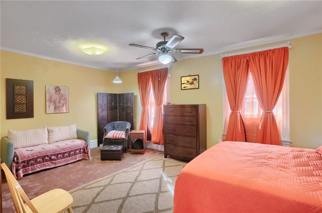 19 S 6th St, Duquesne, PA 15110