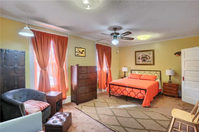 19 S 6th St, Duquesne, PA 15110