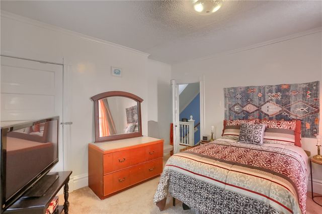 19 S 6th St, Duquesne, PA 15110