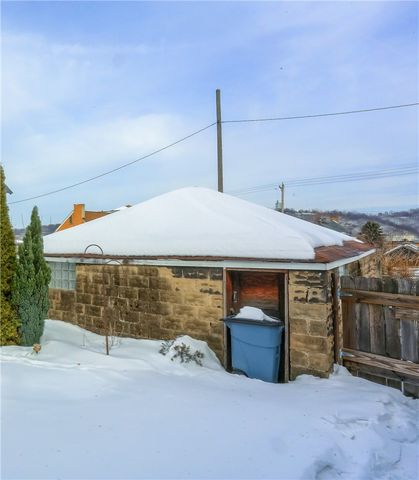 19 S 6th St, Duquesne, PA 15110