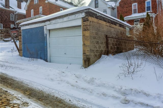 19 S 6th St, Duquesne, PA 15110