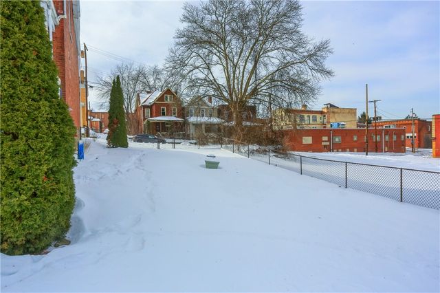 19 S 6th St, Duquesne, PA 15110