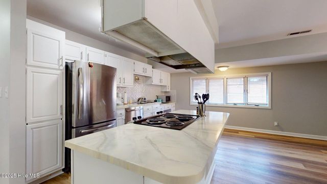 704 Dover Street, Southern Pines, NC 28387