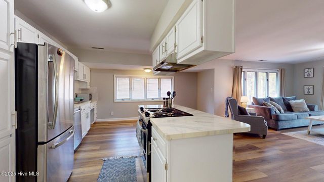 704 Dover Street, Southern Pines, NC 28387