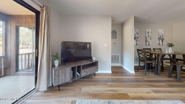 704 Dover Street, Southern Pines, NC 28387