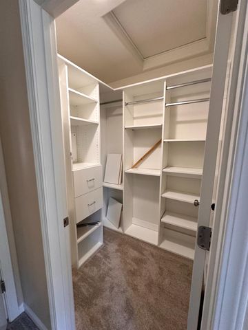 2582 N Antioch, Fresno, CA 93722