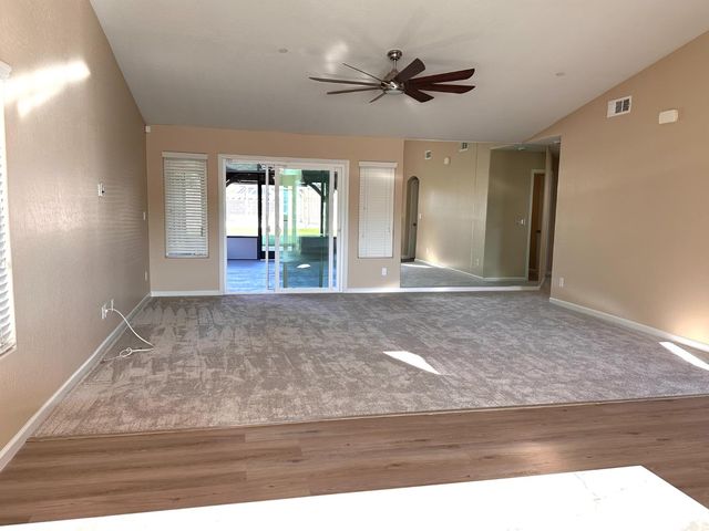 2582 N Antioch, Fresno, CA 93722