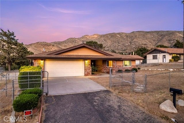 2924 Raccoon Drive, Mountain Mesa, CA 93240