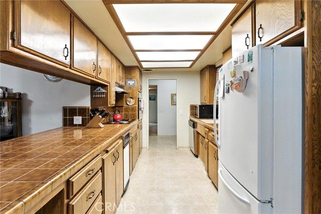 2924 Raccoon Drive, Mountain Mesa, CA 93240