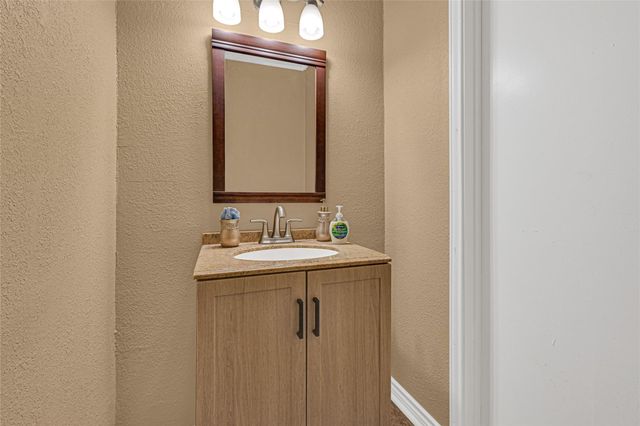 1106 Saint John Drive, Pearland, TX 77584