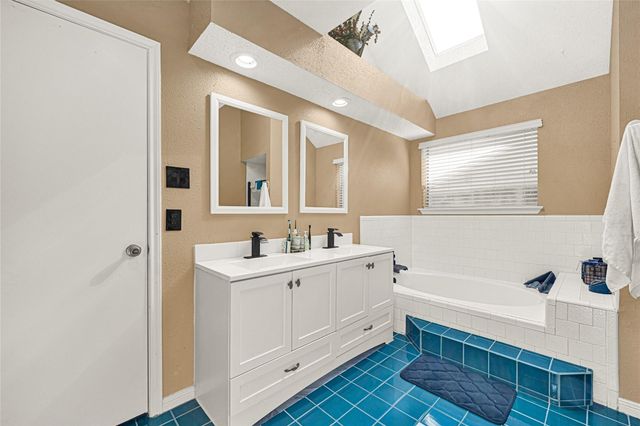 1106 Saint John Drive, Pearland, TX 77584