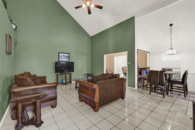 1106 Saint John Drive, Pearland, TX 77584