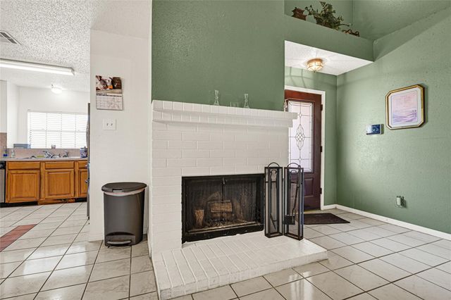 1106 Saint John Drive, Pearland, TX 77584