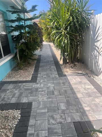 40 82ND AVENUE Unit 2, St Petersburg, FL 33706