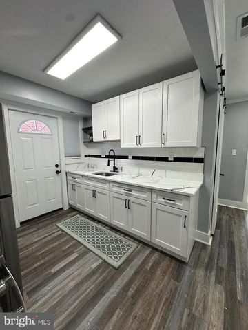 312 60TH ST NE, Washington, DC 20019